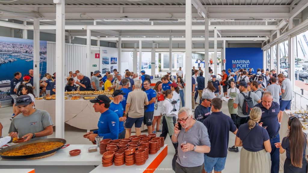 Marina Port Valencia acoge esta semana a 16 equipos de 11 nacionalidades en la última prueba de uno de los circuitos de vela más prestigiosos del mundo.